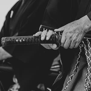 Quelle est la différence entre un katana et un sabre ?